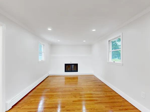 22 Baldwin St, Winchester, MA 01890