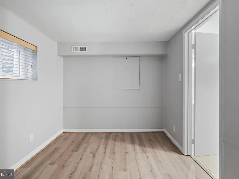 3263 S Stafford St — Photo 28