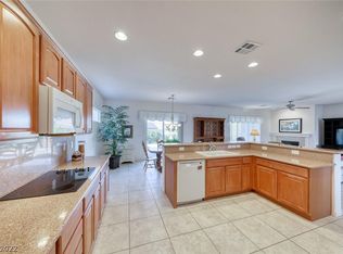 2127 Sandstone Cliffs Dr, Henderson, NV 89044