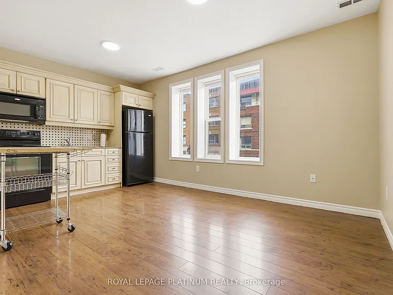 120 Sherman Ave S #7 — Photo 5