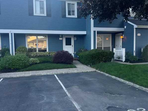 100 Baker Court #22, Island Park, NY 11558