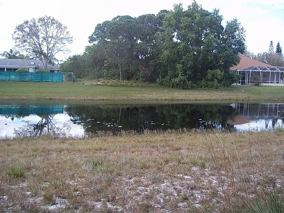 3rd image of 2502 SE West Blackwell