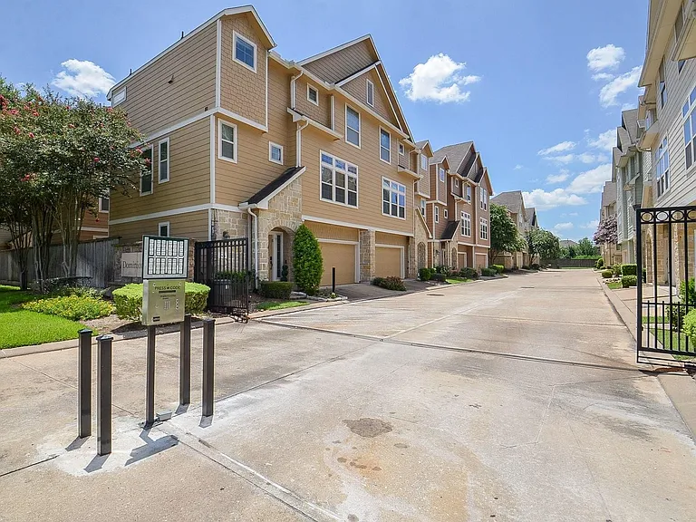 3307 Home Point Dr — Photo 34