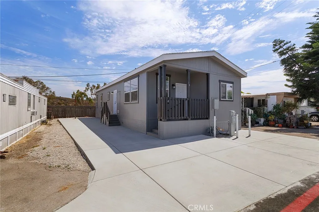 3 bed, 1120 sqft, $3,800 — Photo 3