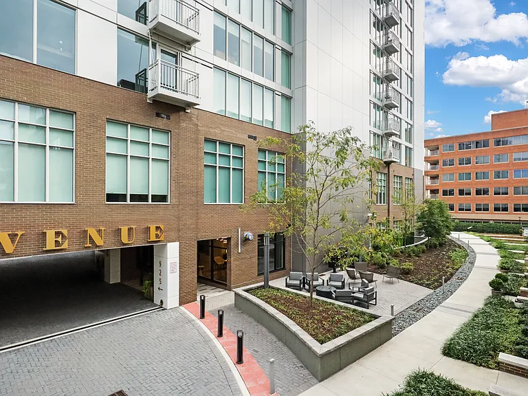 925 N Fairfax St #311 — Photo 36