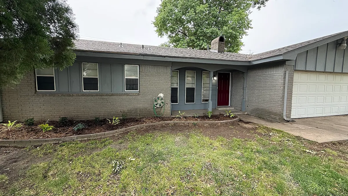 Building Photo - 801 W Galveston St