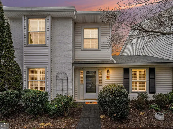 1434 Hampton Glen Ct, Decatur, GA 30033