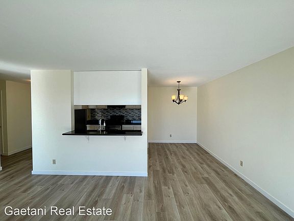 3rd image of 1386 30th Ave APT 304