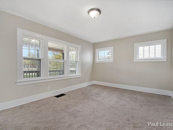3rd image of 1051 Dallas Ave SE