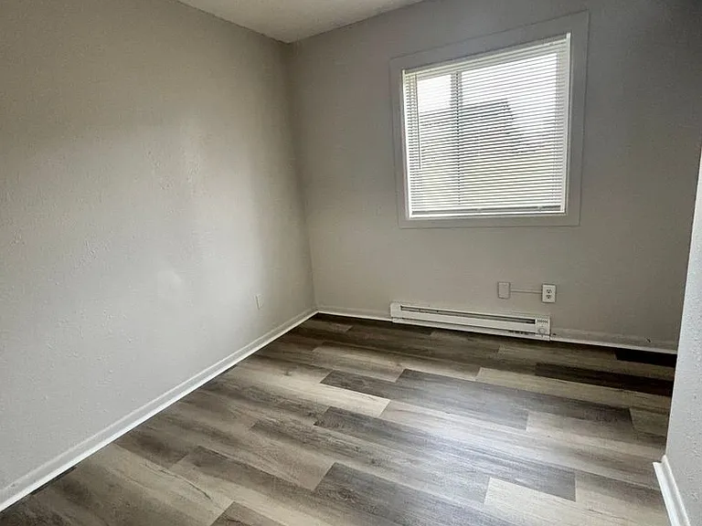Cedar Crest Apartments — Photo 23