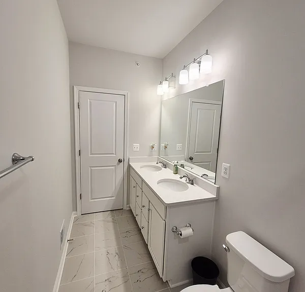 648 Brookwood Glen Ter #B — Photo 40