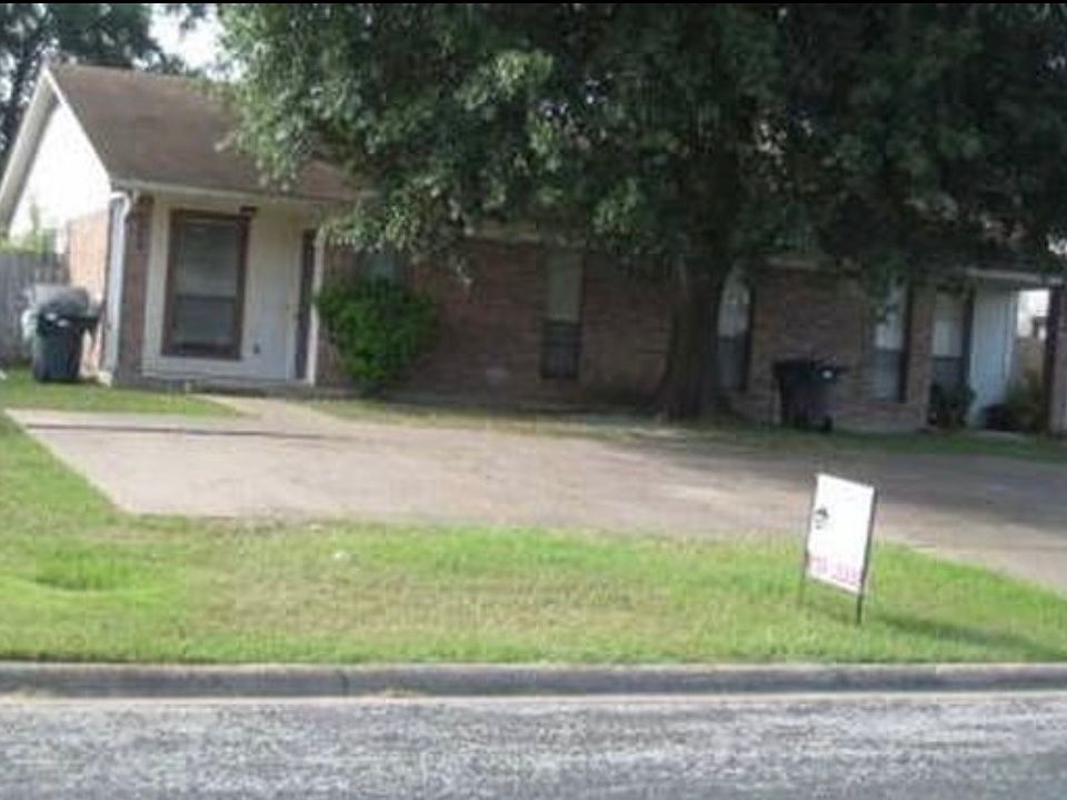 1st image of 720 San Saba Dr #A