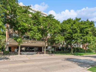 2020 Saint Johns Ave APT 405, Highland Park, IL, 60035