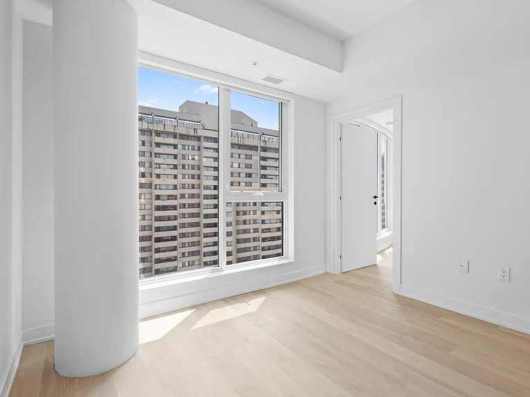 391 Slater St — Photo 20