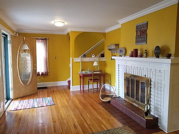 3rd image of 234 Monterey Ave