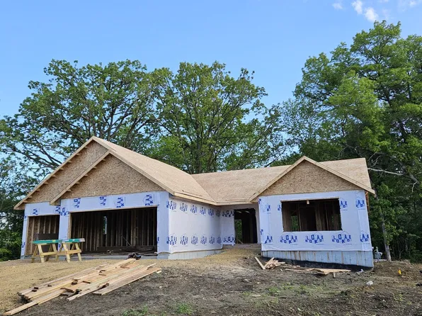 7000 Tami Pl, Loves Park, IL 61111