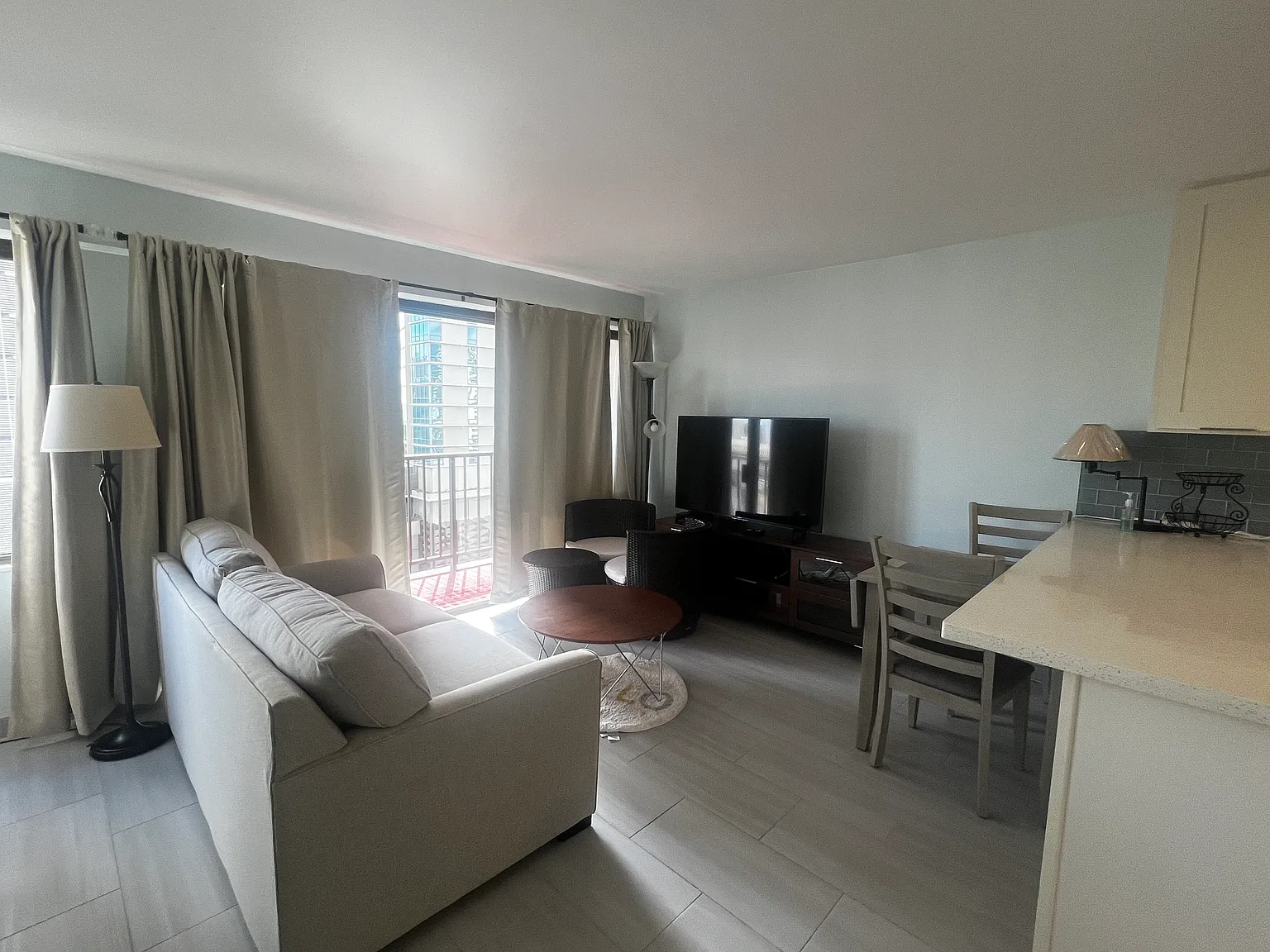 Studio, 460 sqft, $2,500 — Photo 3