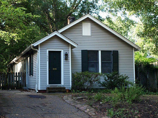 1st image of 1608 Jackson Ave E