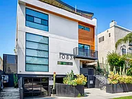 K★ dca4670d53a8b7c64d664401f5992e