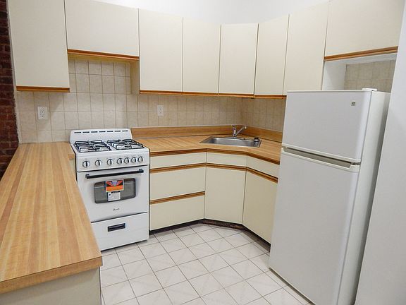 3rd image of 103 W 86th St #4