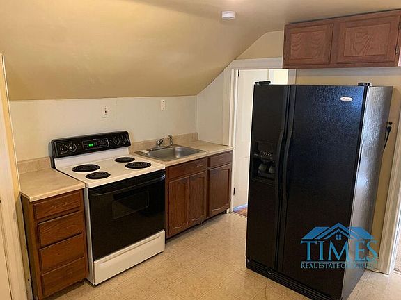 3rd image of 66 Pennsylvania Ave Unit 2