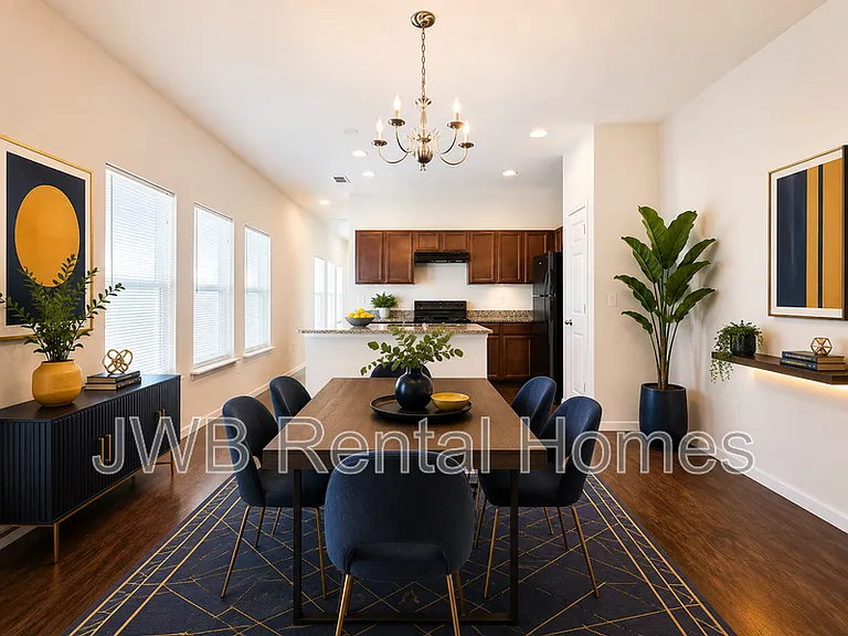 1282 Lake Shore Blvd — Photo 5