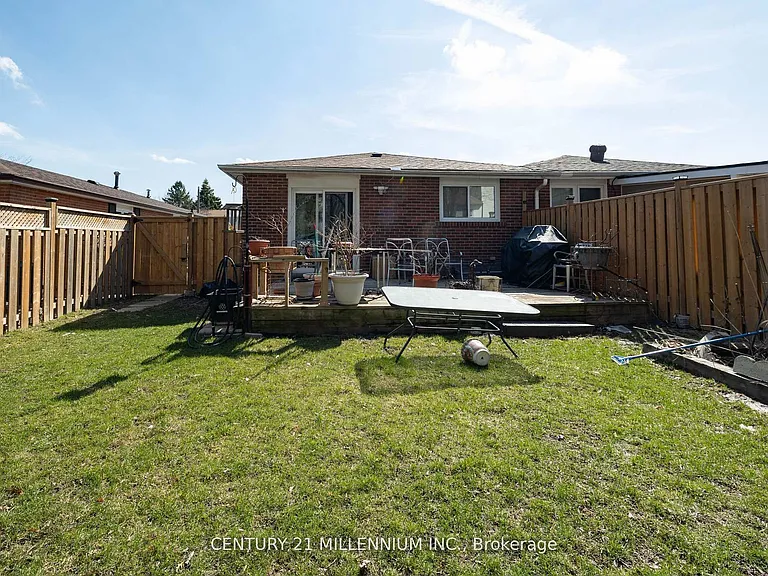 67 Coxworth Cres — Photo 18