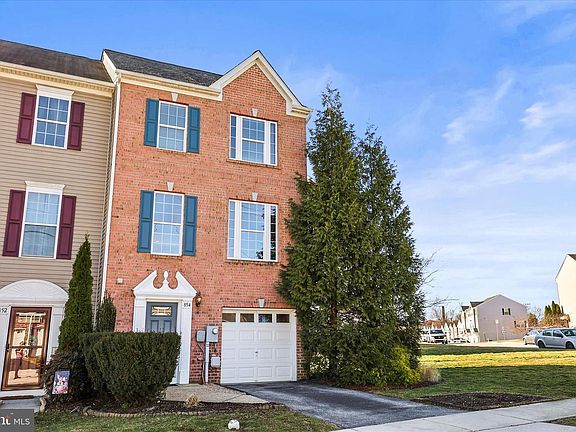 2nd image of 854 Blossom Dr
