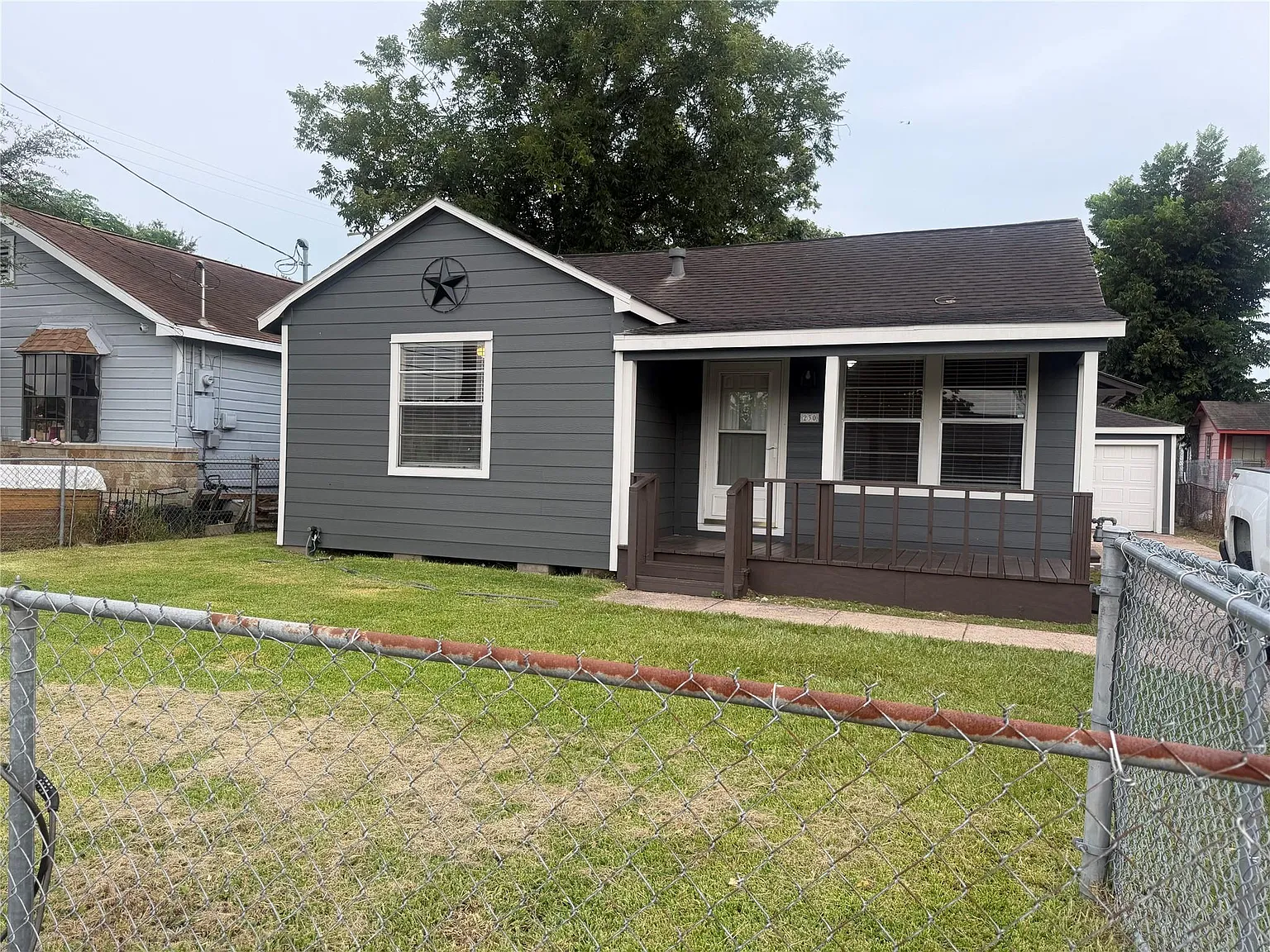 2 bed, 1.0 bath, 810 sqft, $1,500 — Photo 2