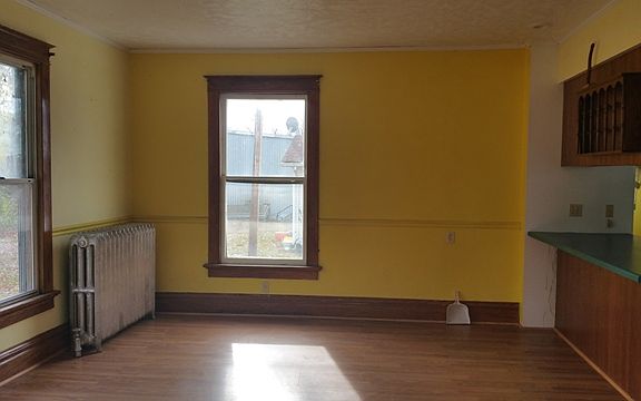 2nd image of 225 W 1st South St