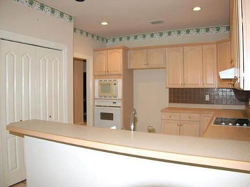 5th image of 31 JACKSON COURT #31