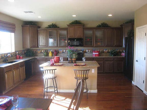 3rd image of 2245 N Cameron Boulevard