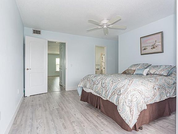 4th image of 2800 Indian River Blvd APT B7