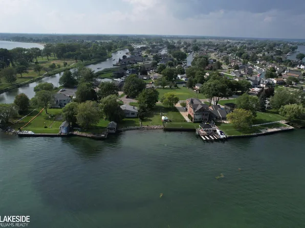 37384 Lakeshore Dr, Harrison Township, MI 48045