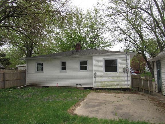 2nd image of 2057 Peterson Dr