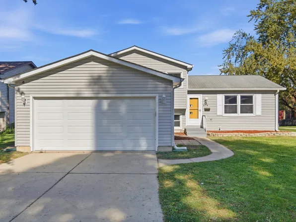 204 W Hawthorne Blvd, Mundelein, IL 60060
