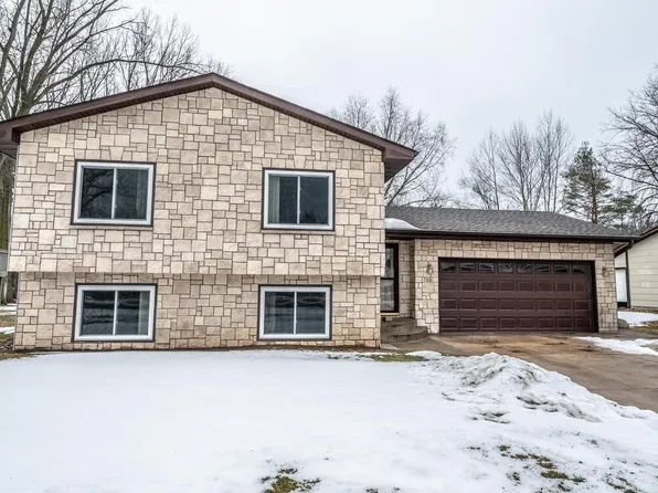 768 Hiawatha Ave, Vadnais Heights, MN 55127