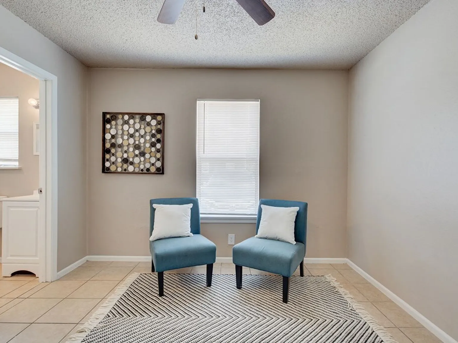 SOUTH PARK APARTMENTS — Photo 4
