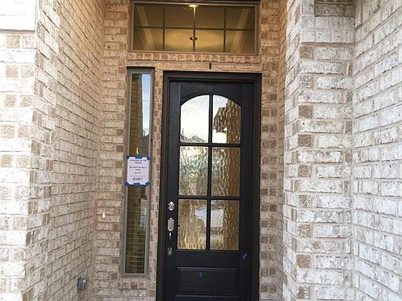 2nd image of 912 Winter Creek Dr