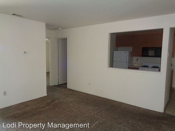 5th image of 511 Almond Dr APT 23