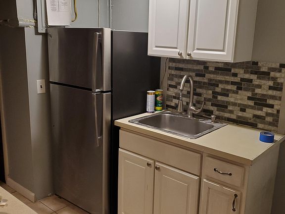4th image of 182 Revere Ave