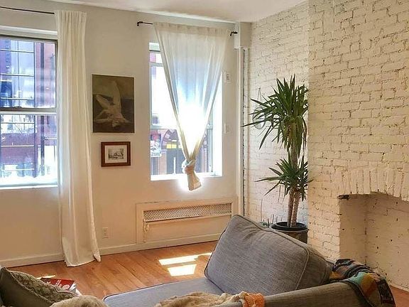 2nd image of 150 E Broadway #5R