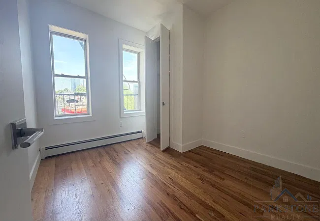 166 Clinton Ave — Photo 2