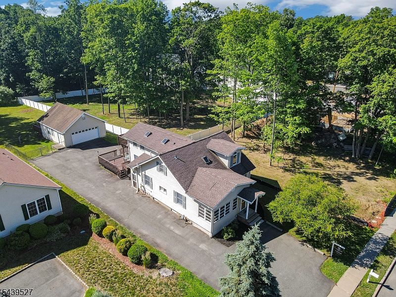 1st image of 1093 Littleton Rd