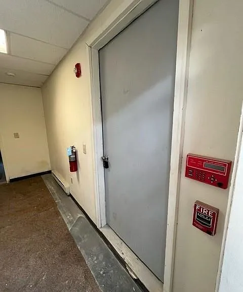 1 W Garibaldi Ave #8 — Photo 3