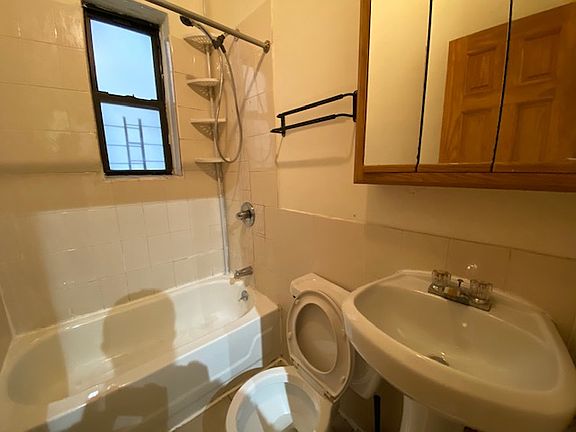 5th image of 1061 Bergen St #4R