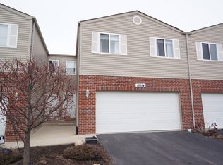 16554 Willow Walk Dr, Lockport, IL 60441