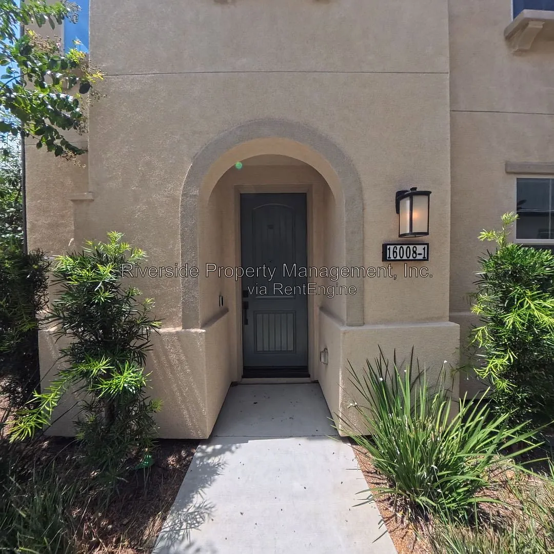 4 bed, 3.0 bath, 1592 sqft, $3,295 — Photo 3