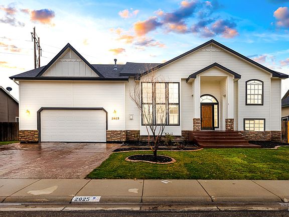 2nd image of 2825 S Skyview Dr