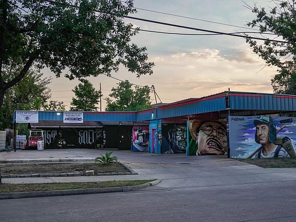 5th image of 4400 Canal St